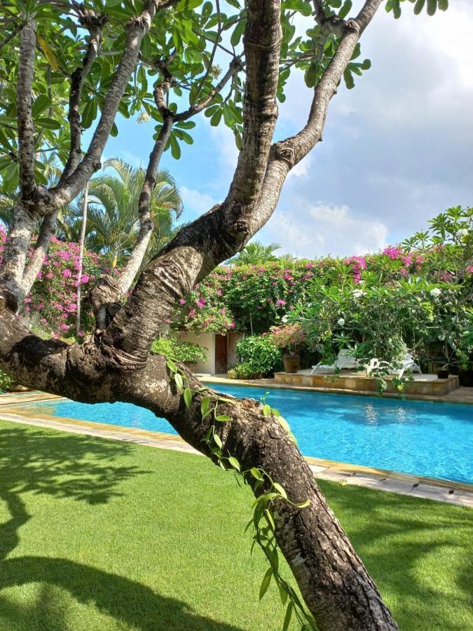 Villa Kunang Seminyak Exteriör bild